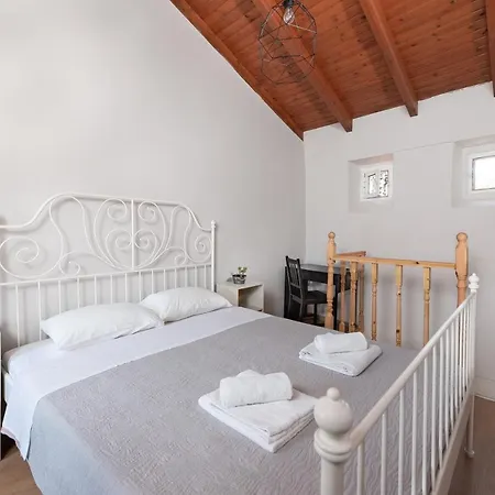Modern House With Courtyard Nearby The Old Town Apartment