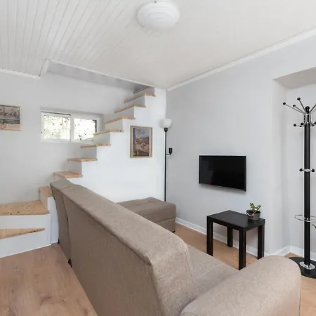 Modern House With Courtyard Nearby The Old Town *